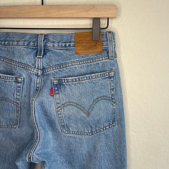 Levi’s Wedgie Medium Wash Straight Leg Button Fly Jeans - Size 26 - Picture 3 of 6
